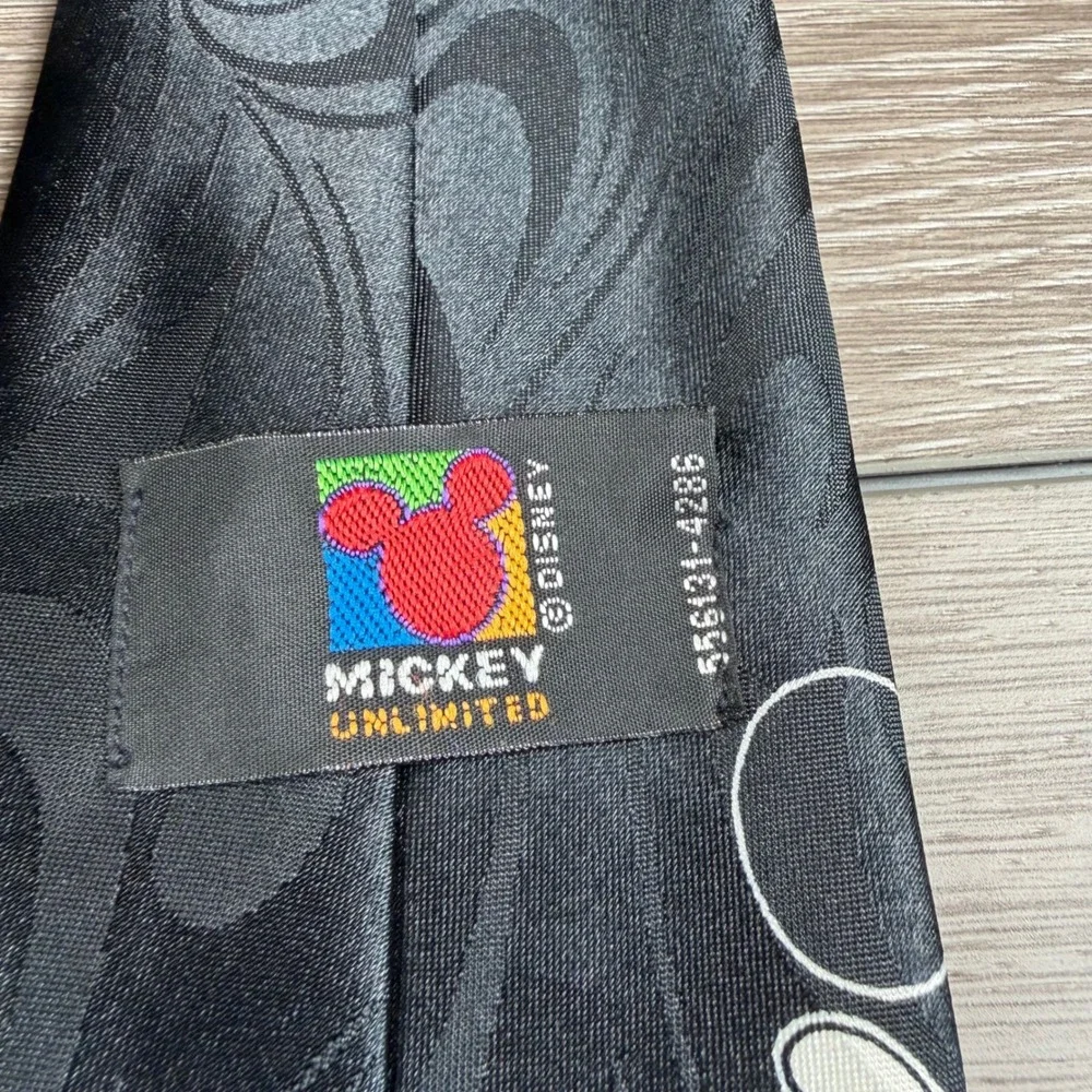 Mickey Unlimited Mens Necktie Disney Characters Goofy Pluto Black OS